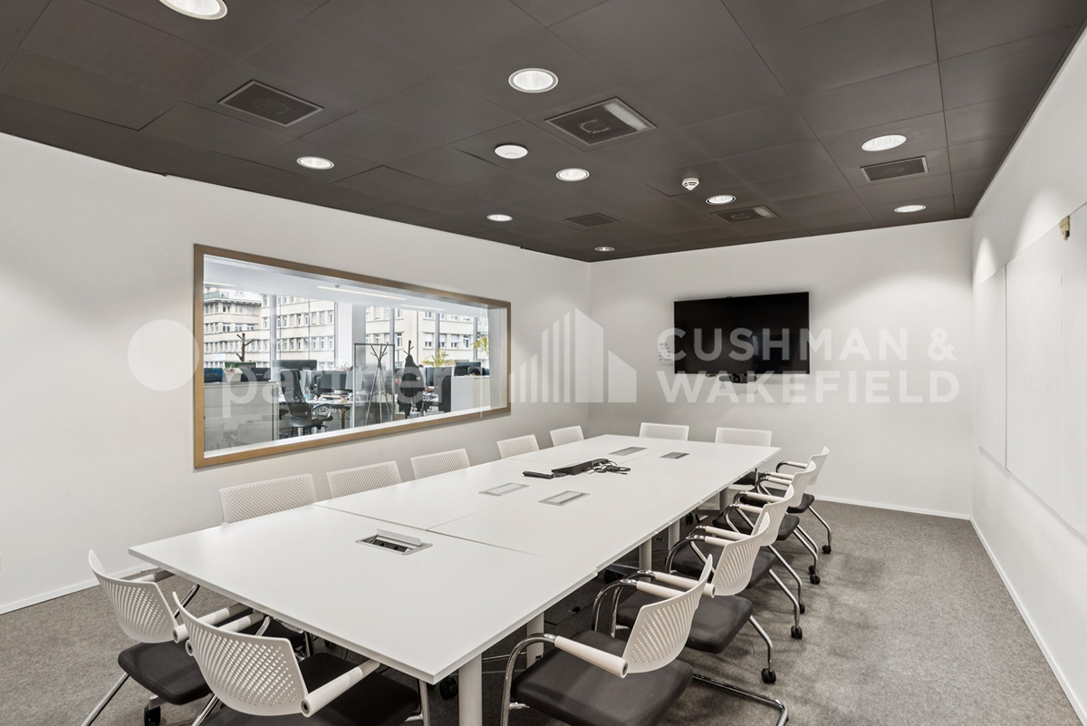 650m² Büro
