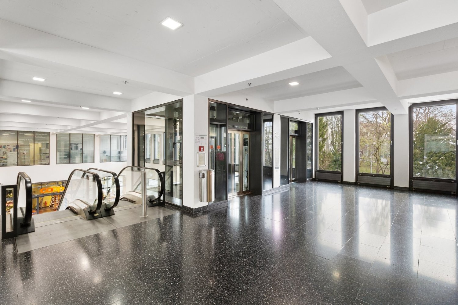 negozio di 107m²