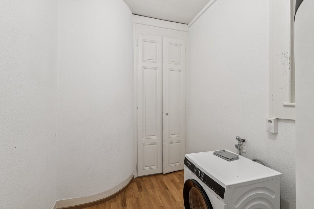8-Zimmer-Wohnung