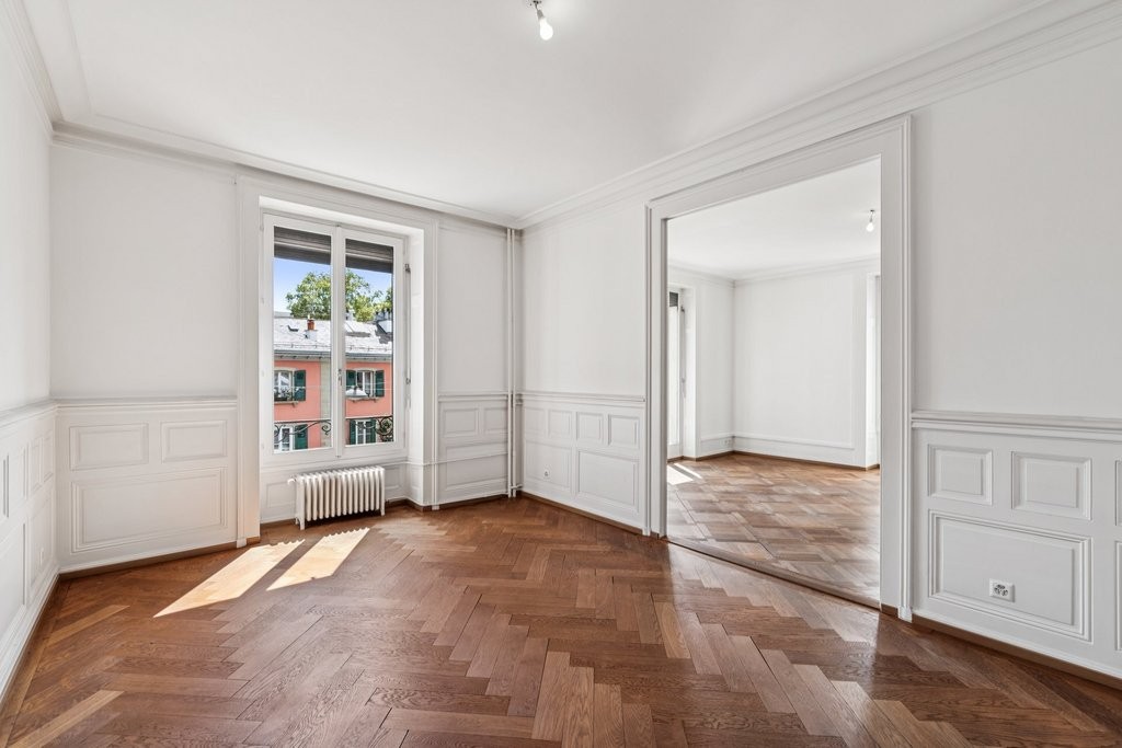 8-Zimmer-Wohnung