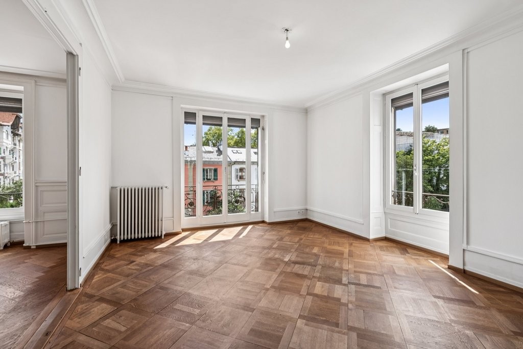 8-Zimmer-Wohnung