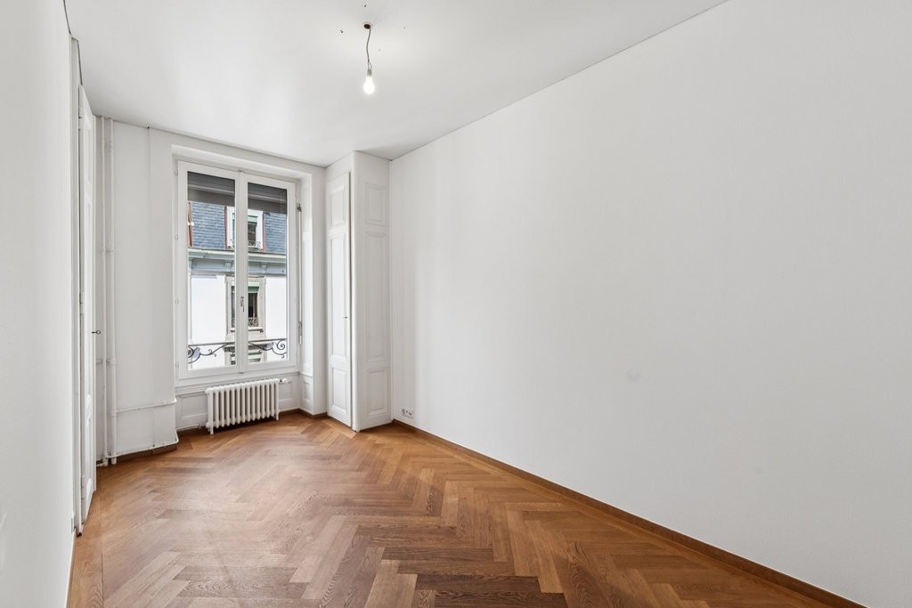8-Zimmer-Wohnung
