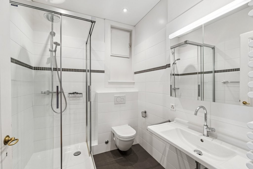 8-Zimmer-Wohnung