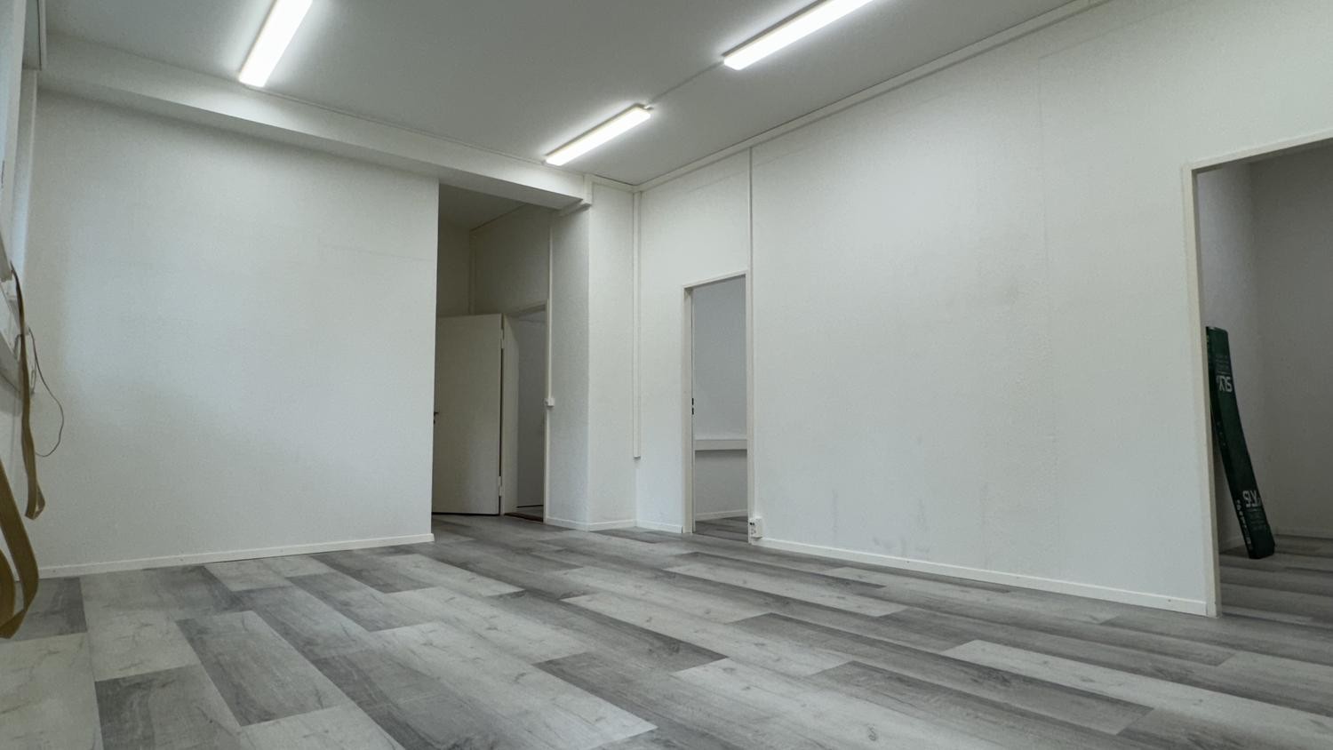 Commercial, Foto 2 von 7