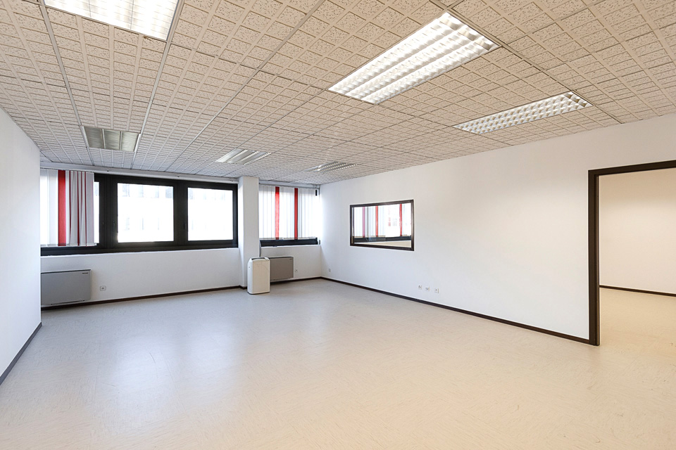 85m² office