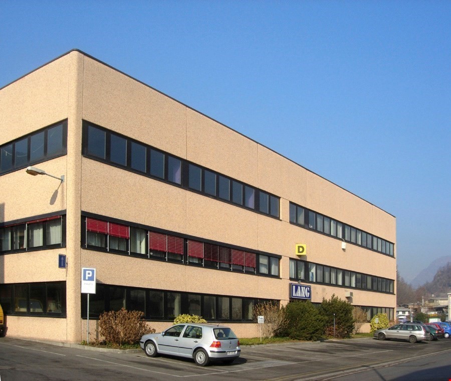 85m² office