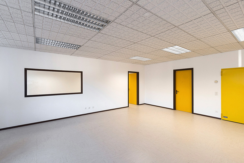 85m² office