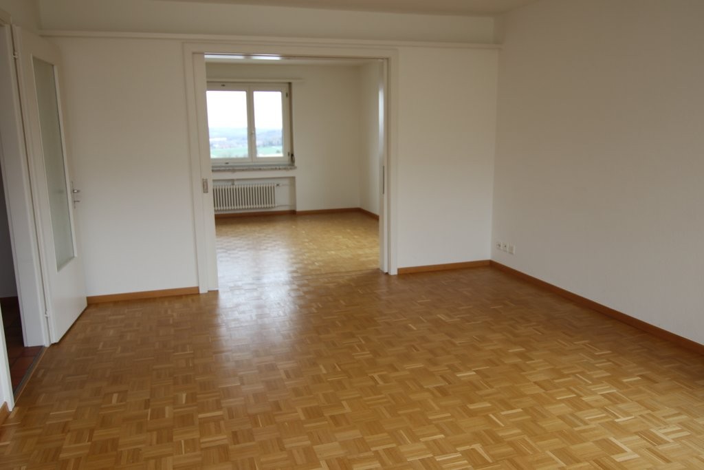 5 rooms apartment