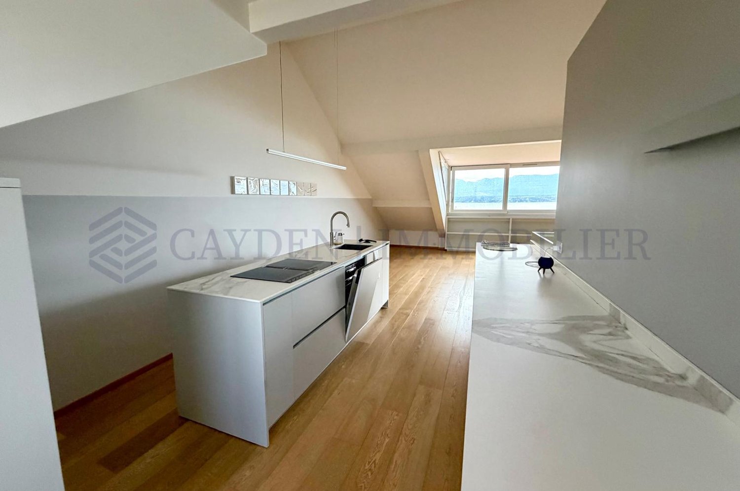 6 rooms apartment
