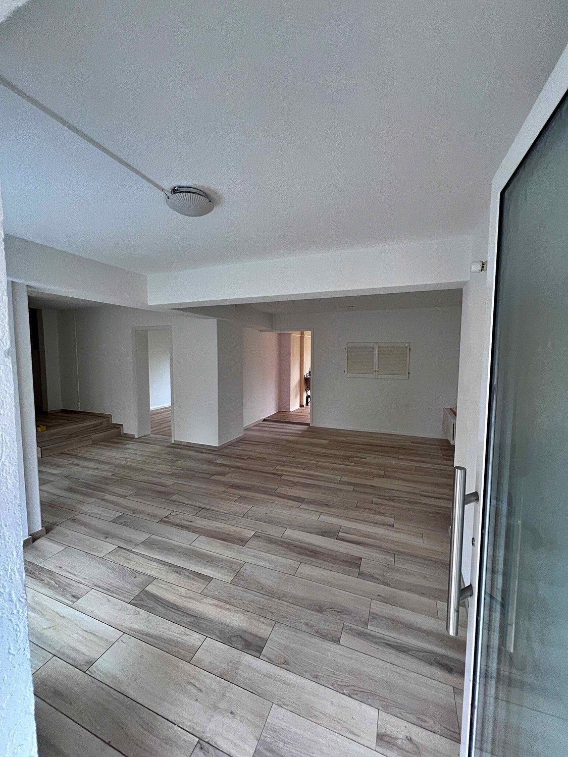 70m² commercial