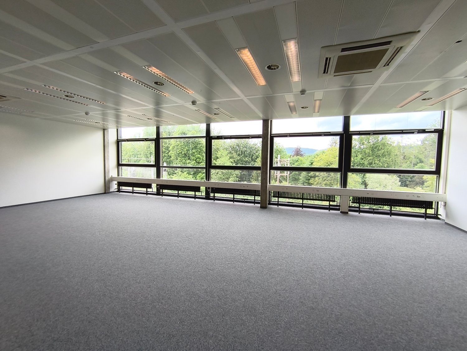 91m² office