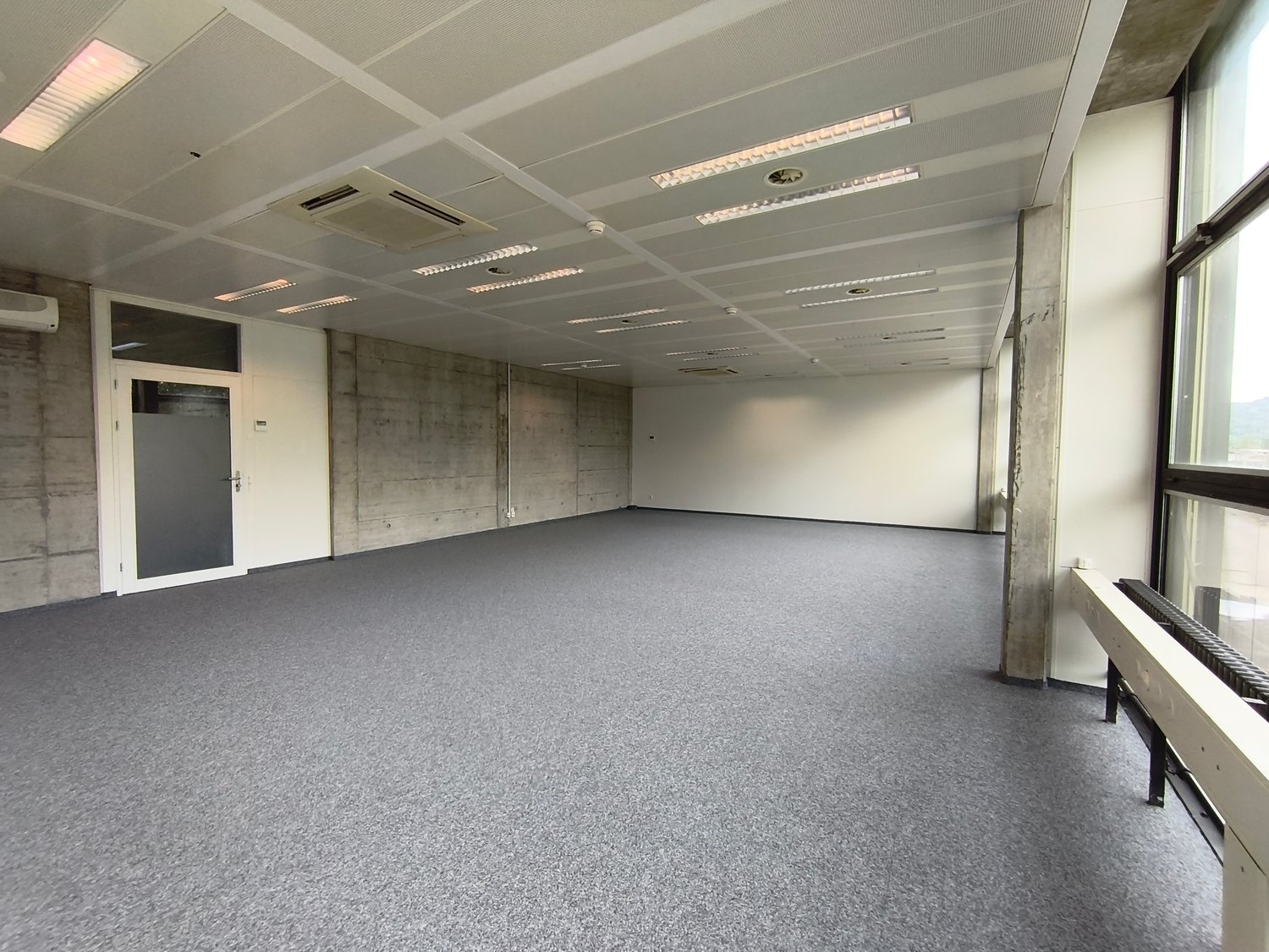 91m² office