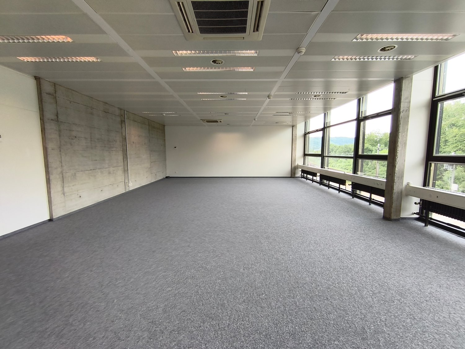 91m² office