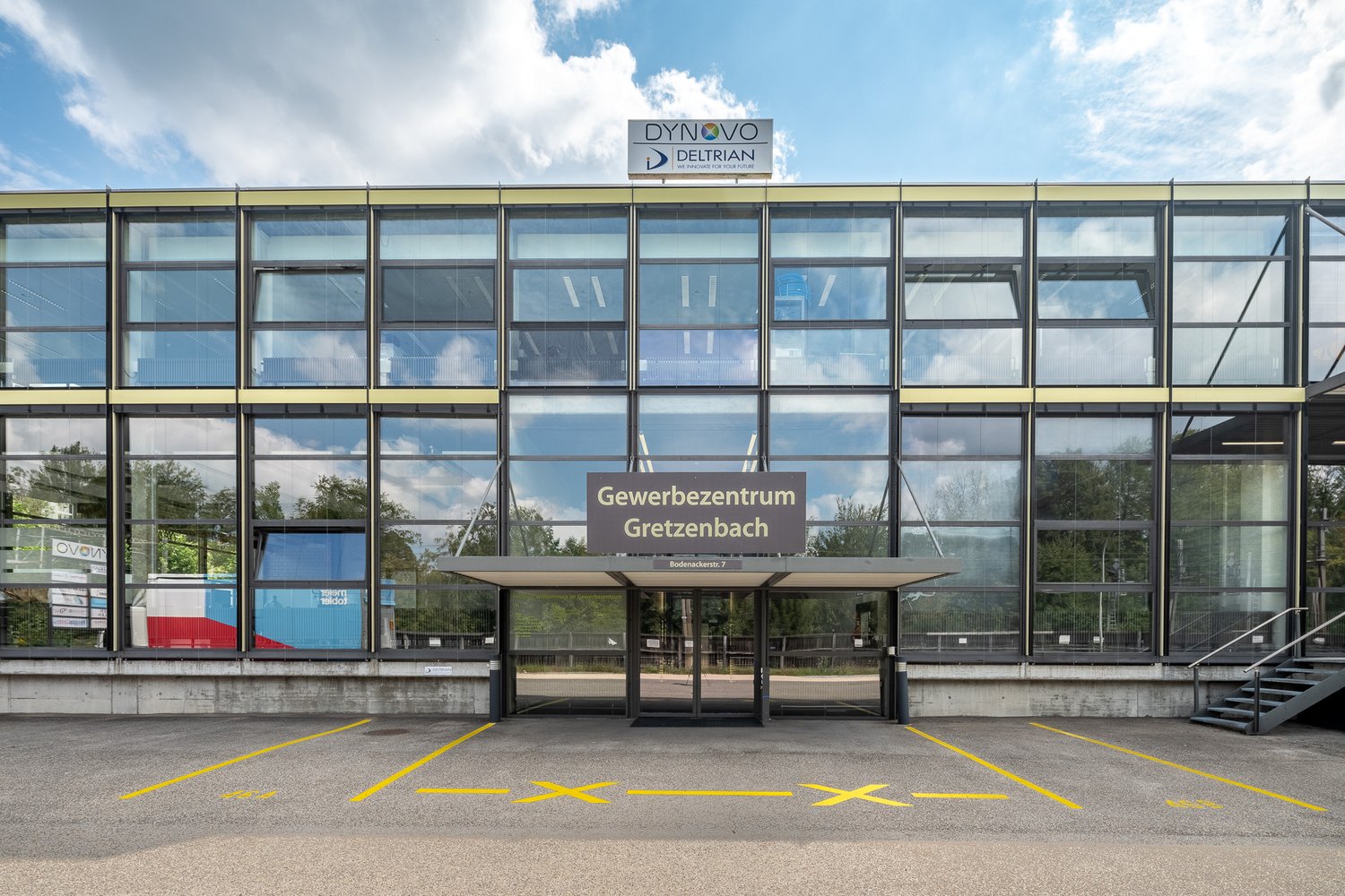 91m² office