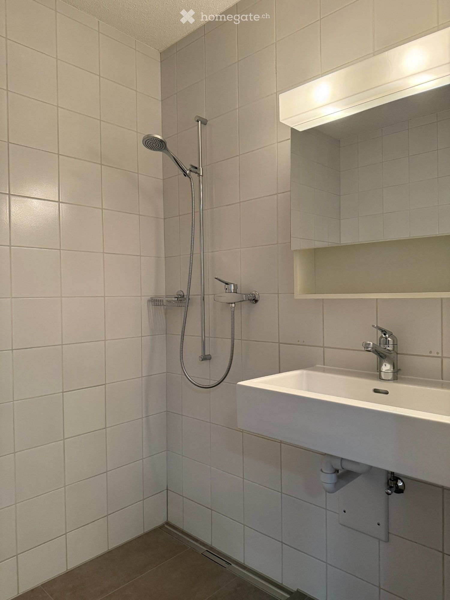 1 room single room, Foto 2 von 2