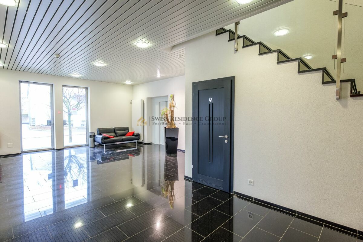 243m² commercial