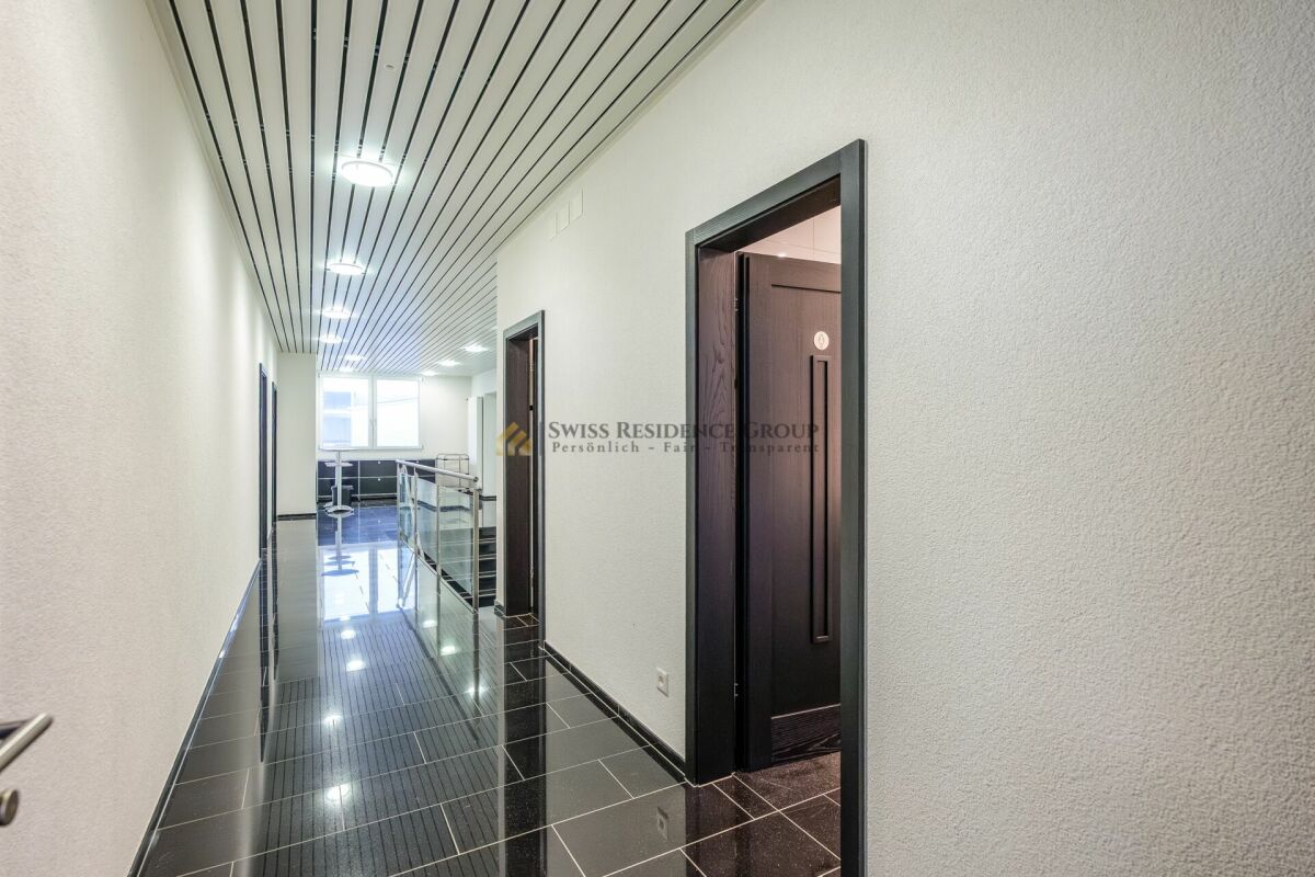 243m² commercial