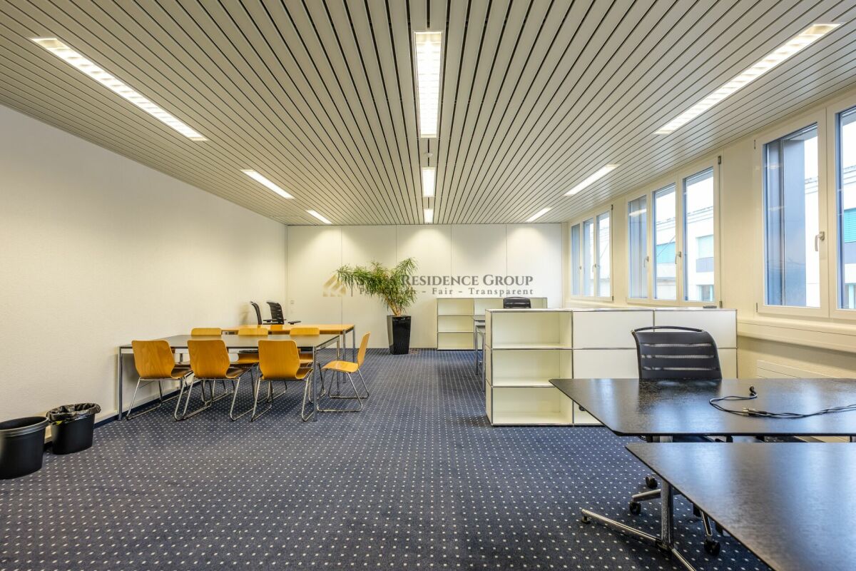 243m² commercial