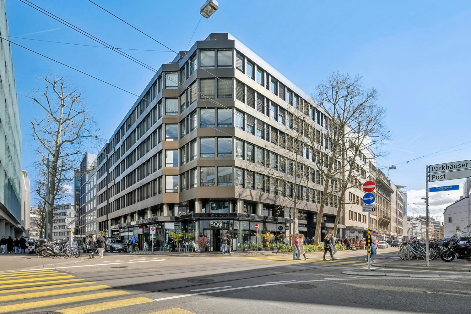 300m² office