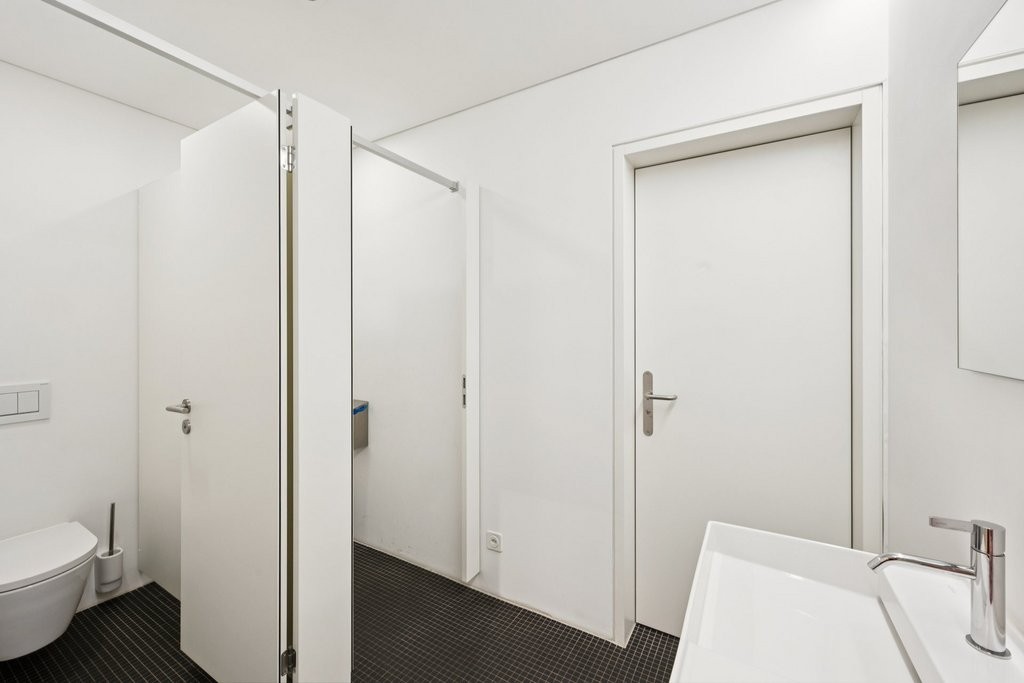 525m² shop, Foto 4 von 6
