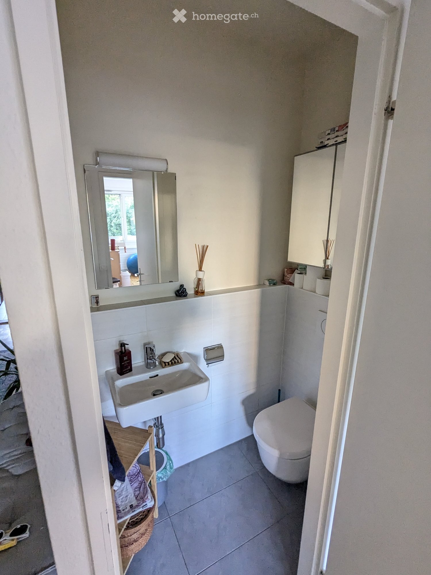 5 rooms apartment