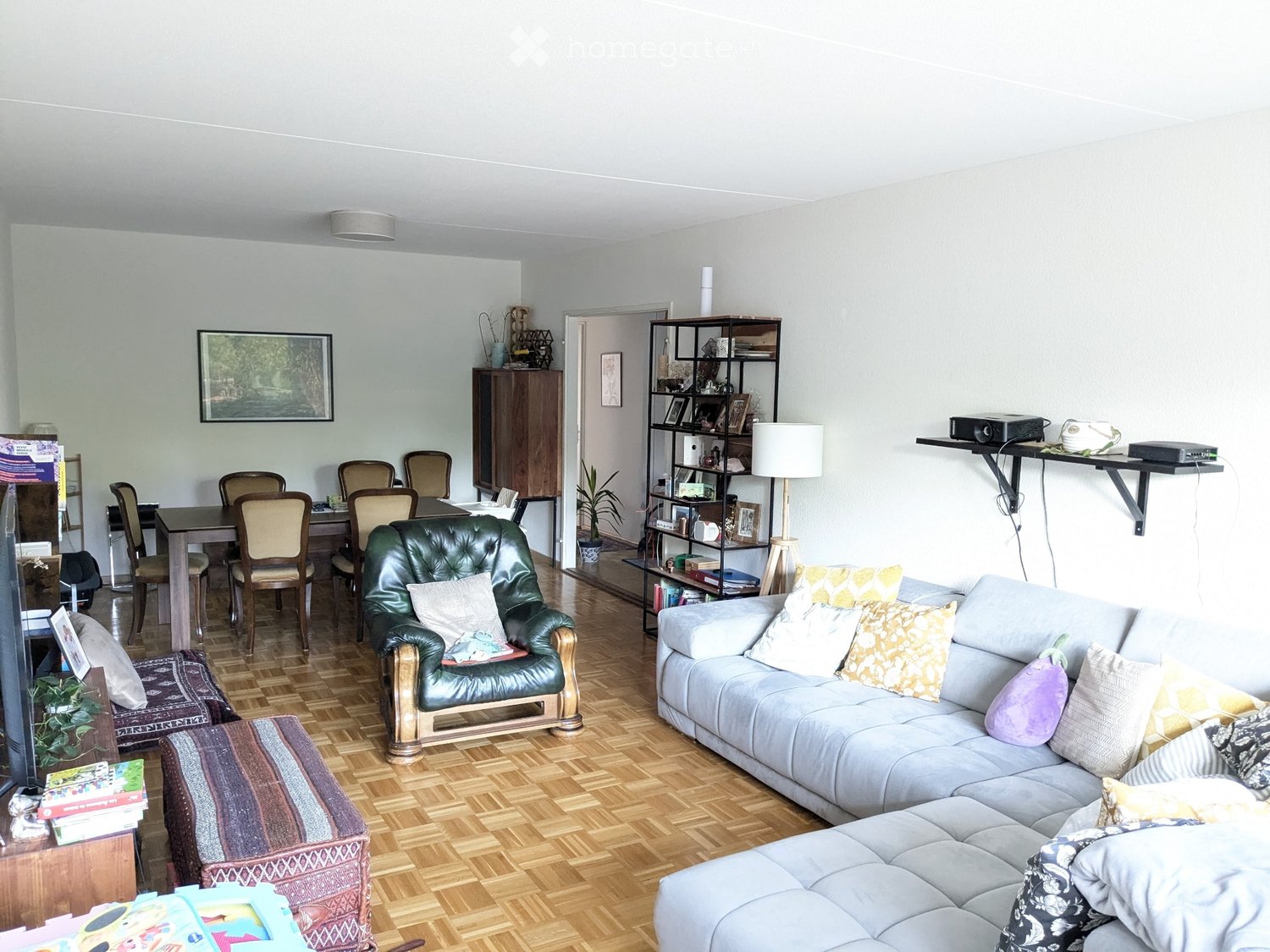 5 rooms apartment