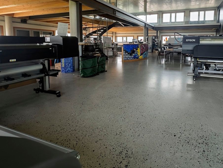 290m² office