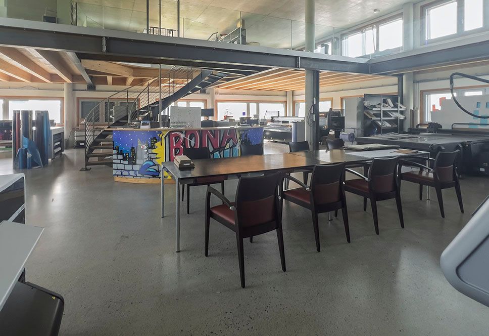 290m² office