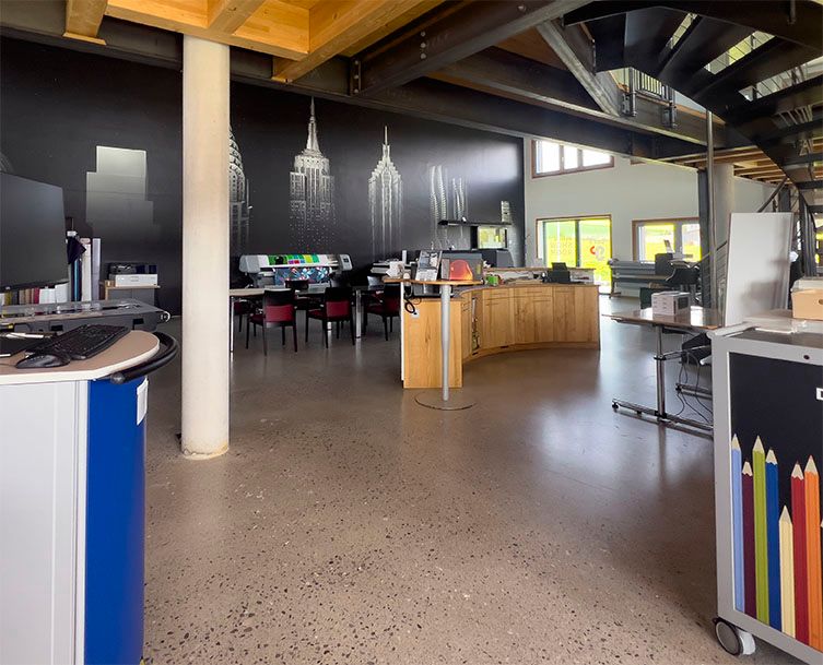 290m² office