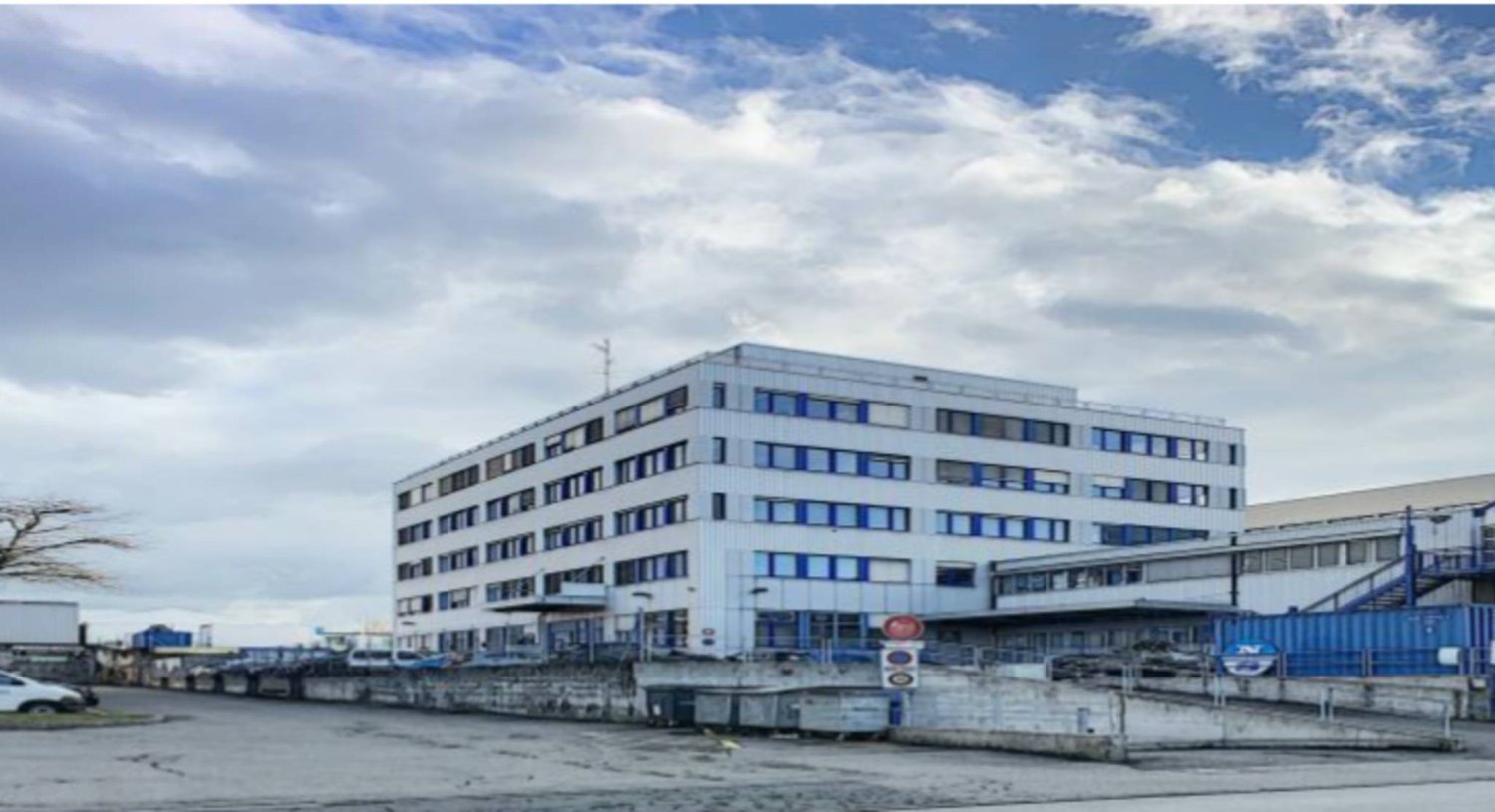 118m² Büro, Foto 1 von 4