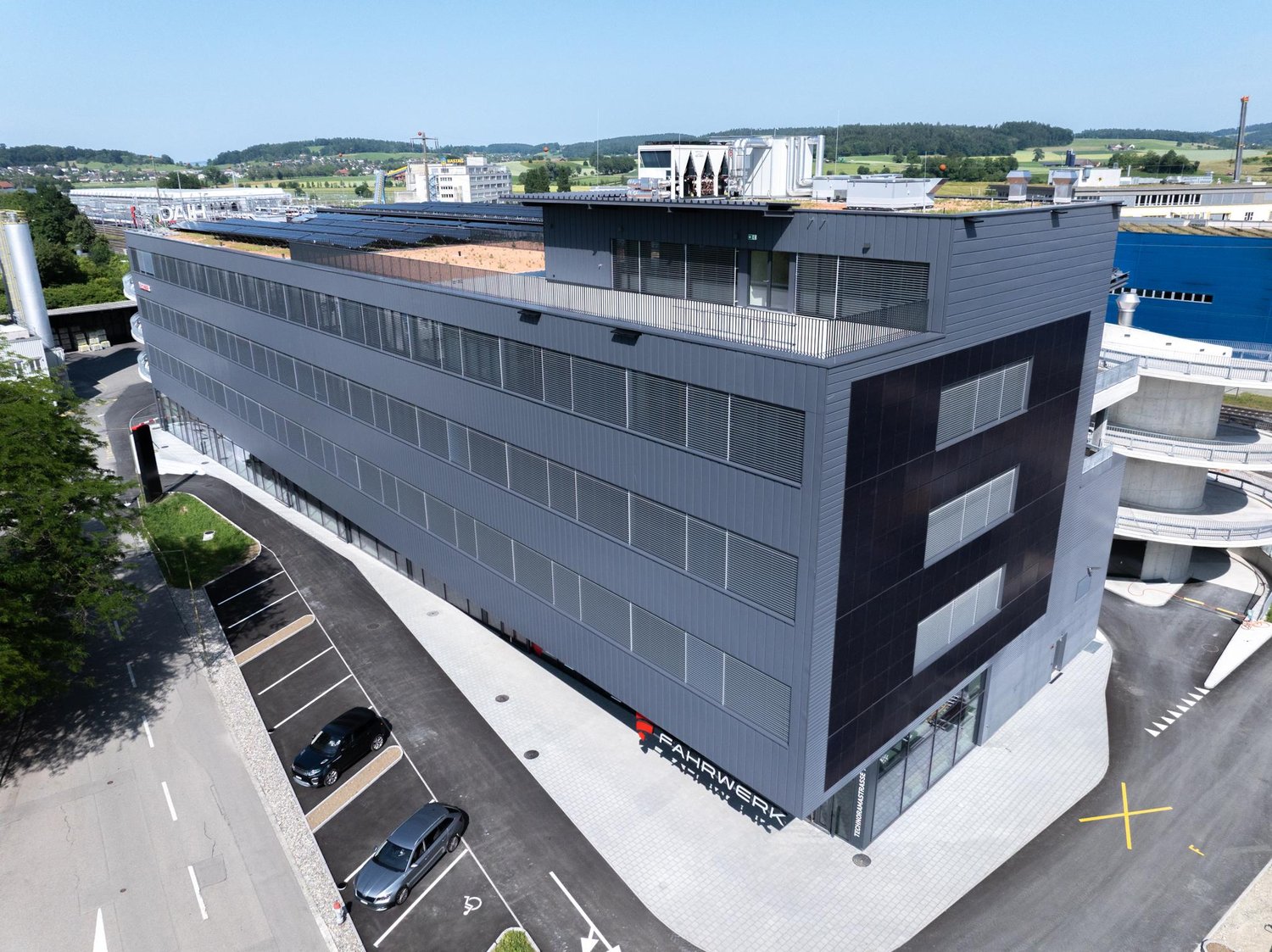 136m² office