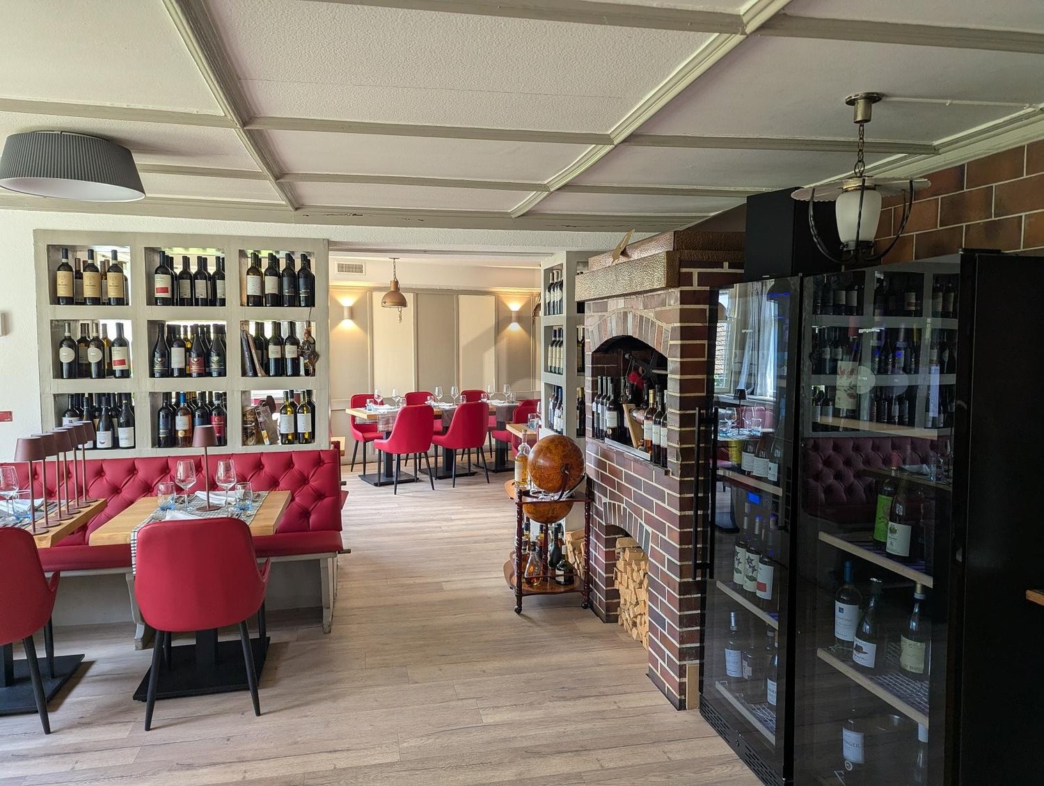 390m² restaurant