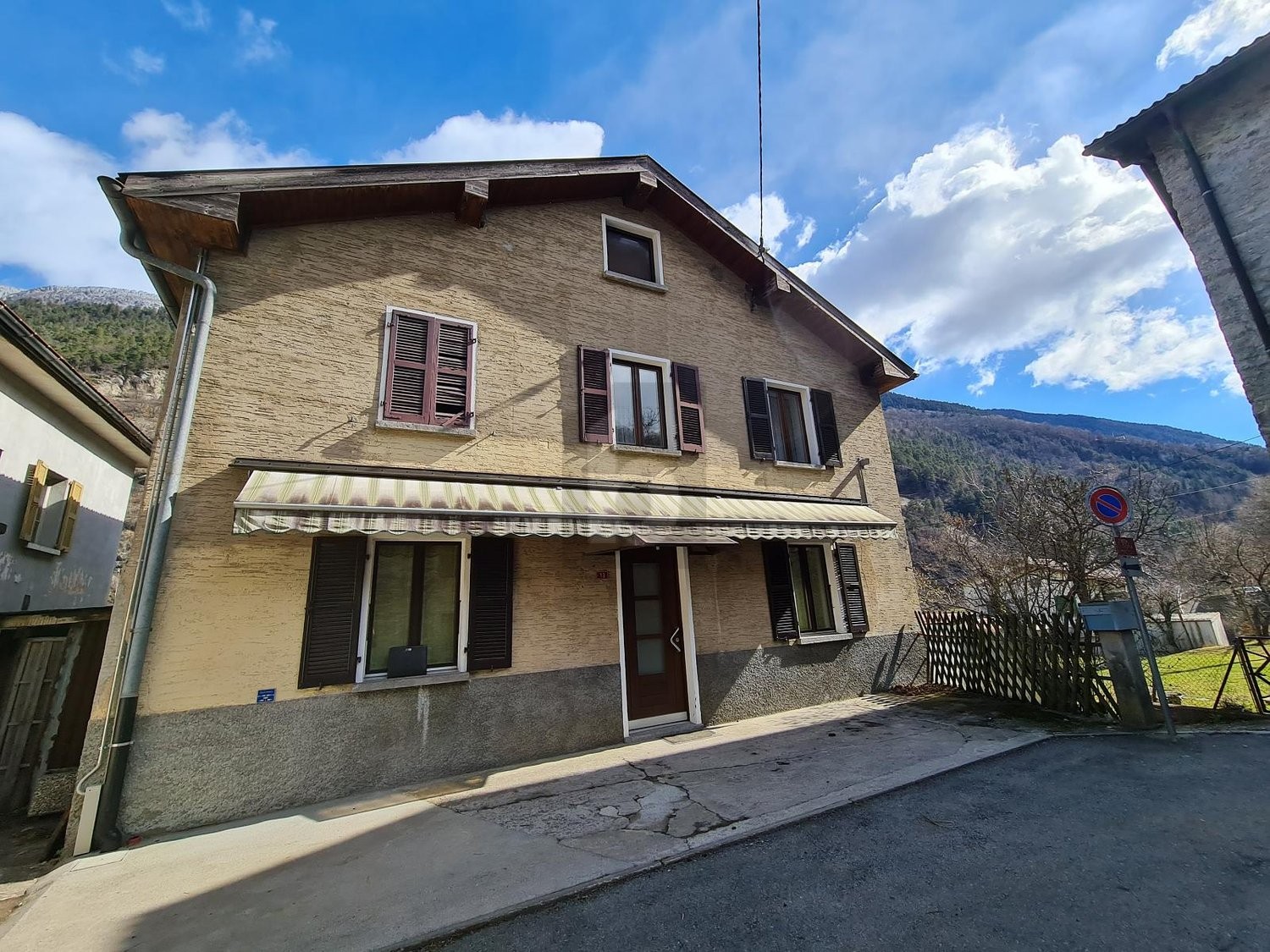 4 ½ Zimmer Einfamilienhaus, Foto 2 von 4
