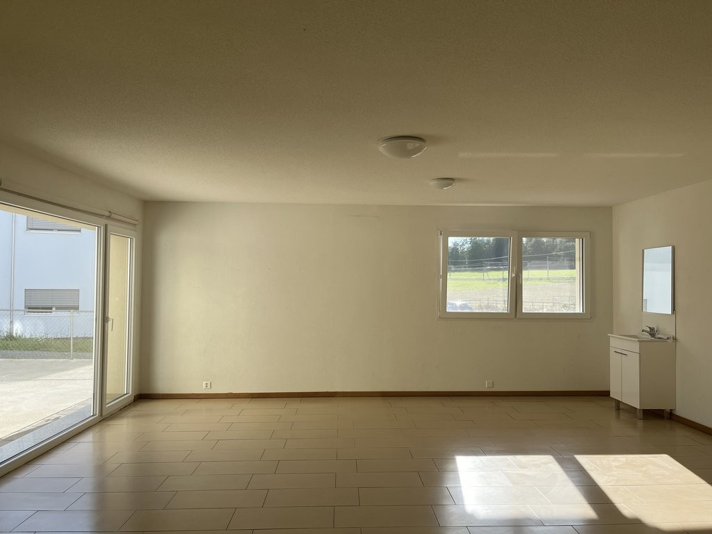 190m² commercial