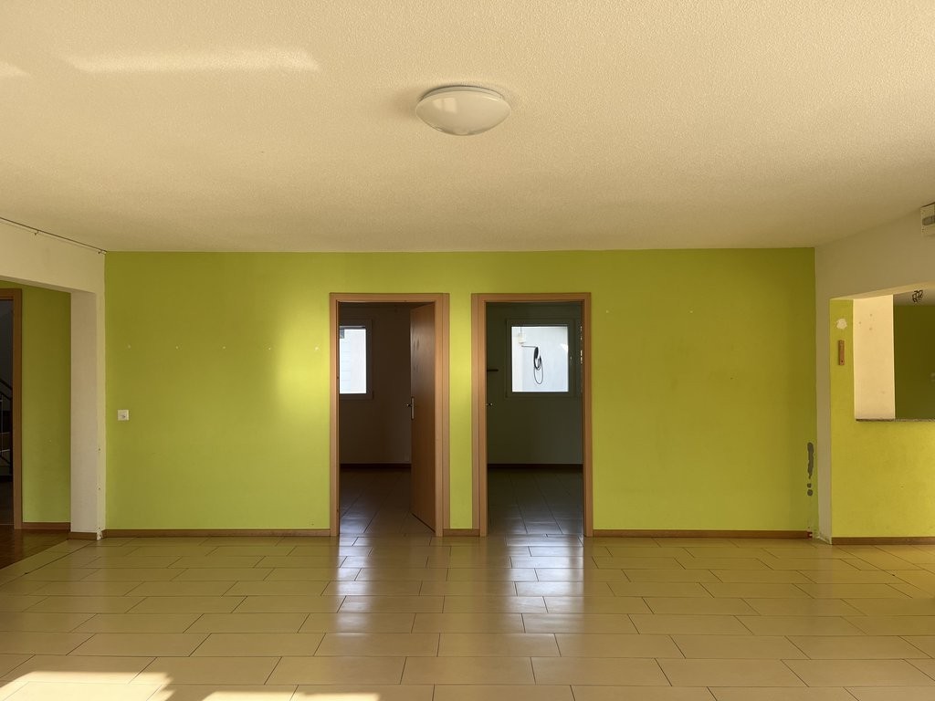 190m² commercial