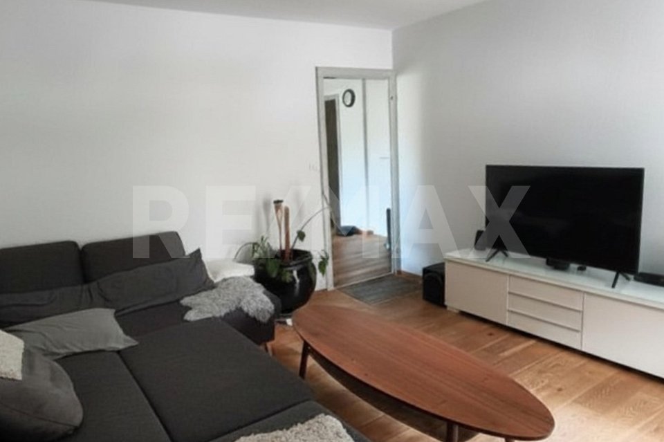 Apartment, Foto 1 von 10