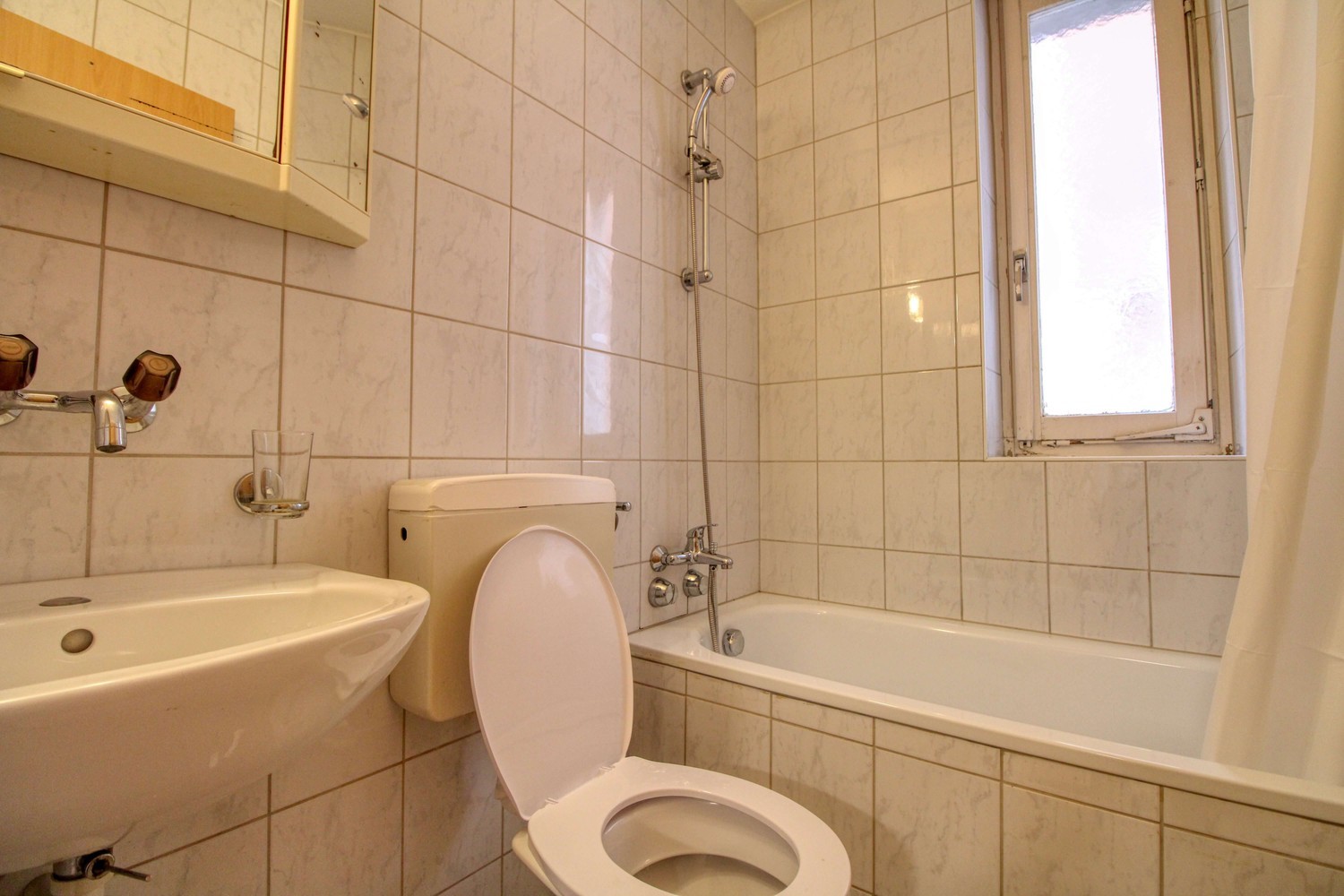 1 room single room