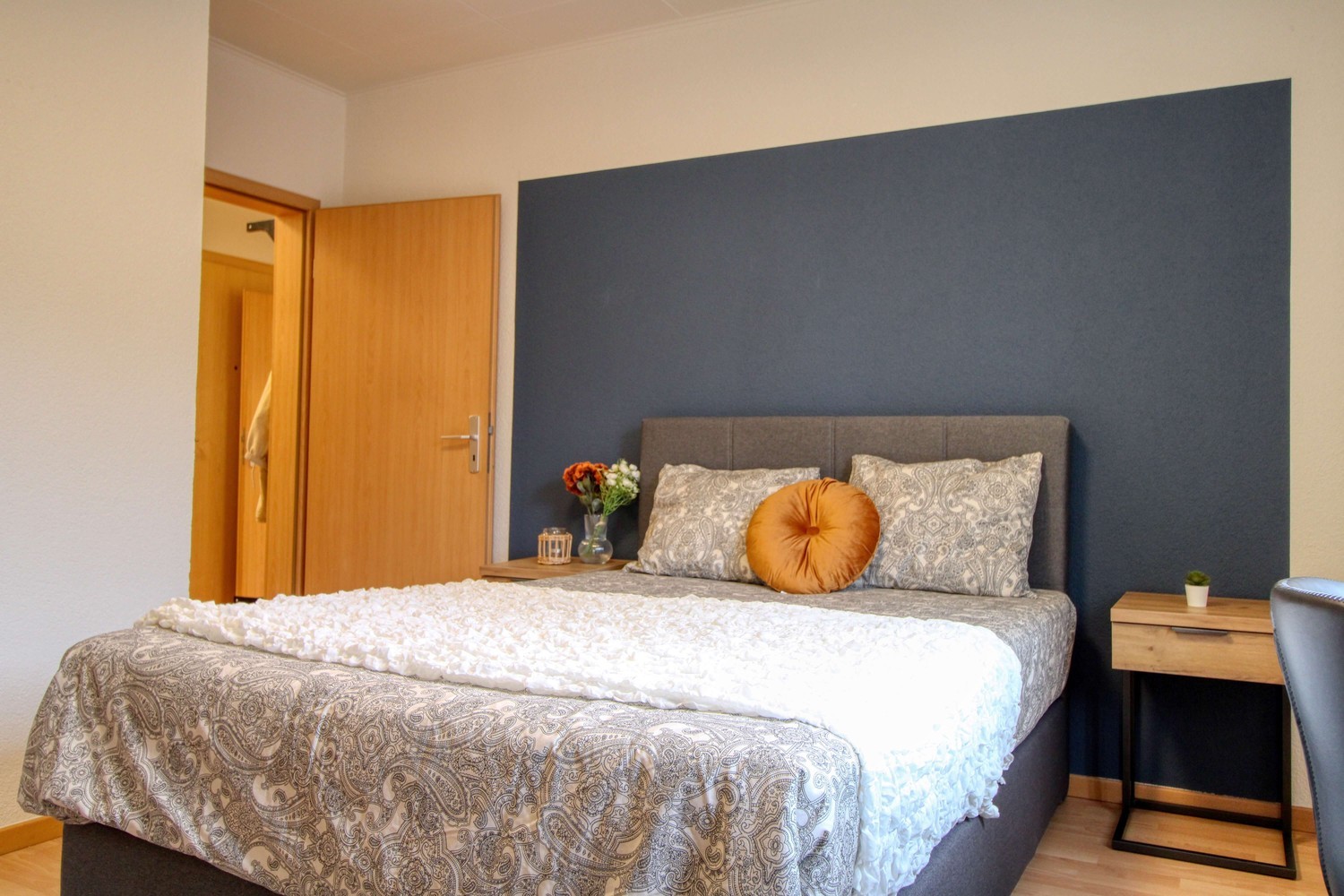 1 room single room