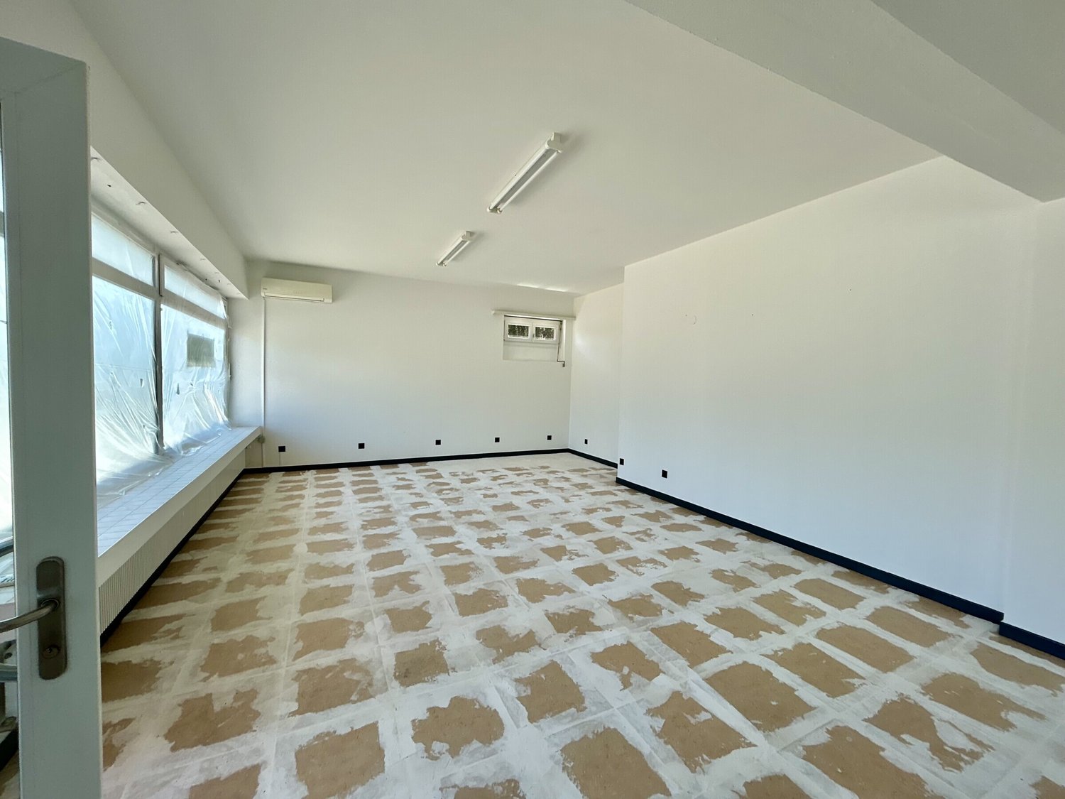 78m² Wohn- / Geschäftsgebäude, Foto 4 von 9