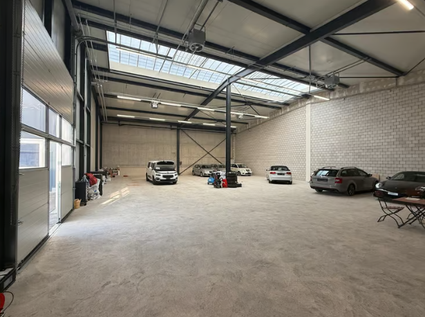 408m² commercial, Foto 1 von 2