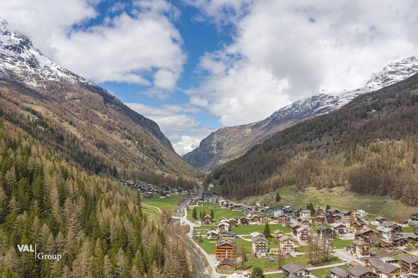 743m² building land