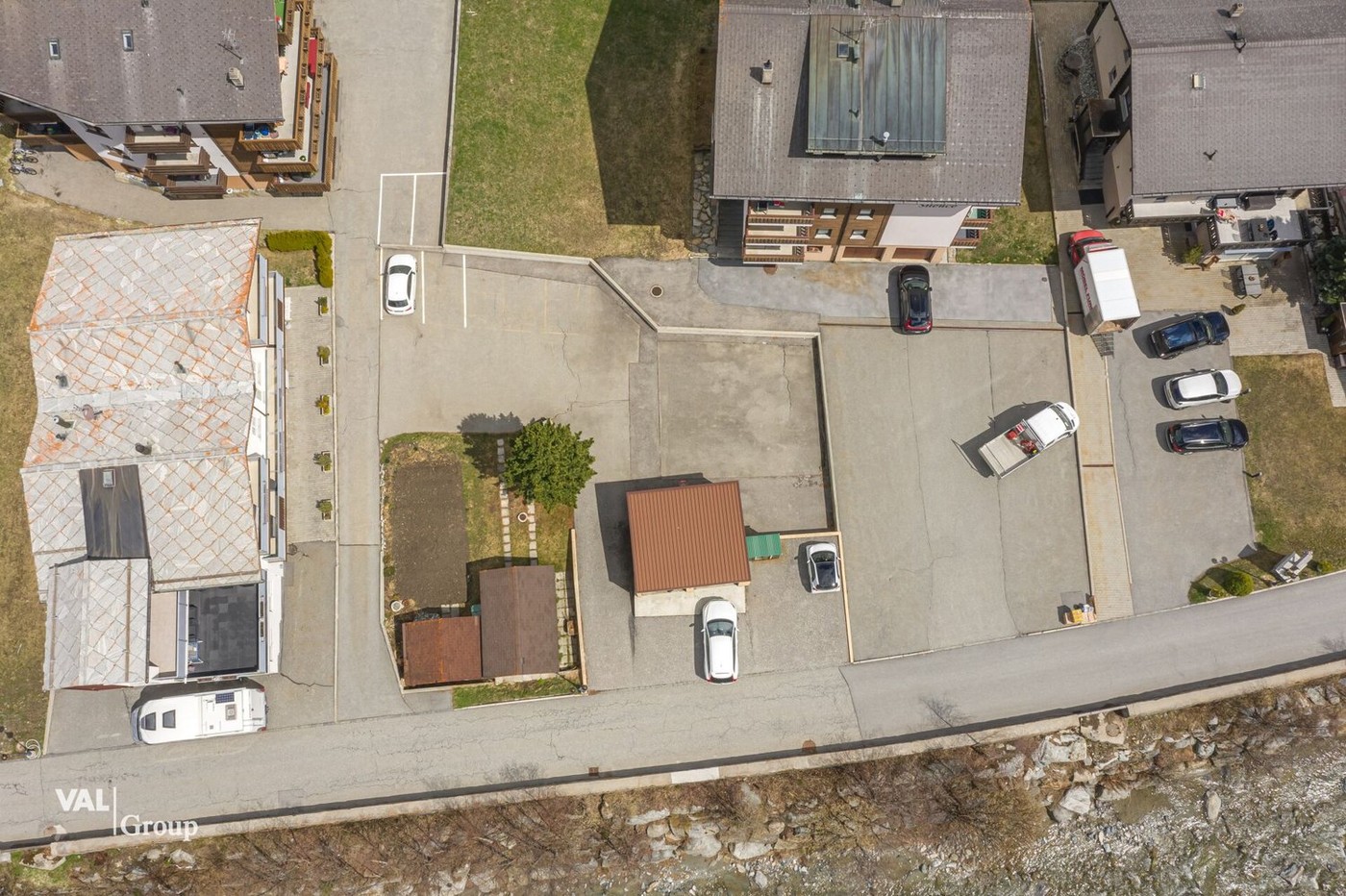 743m² building land