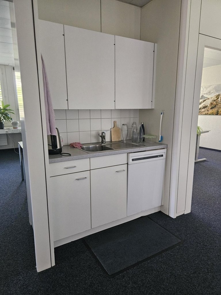 516m² office