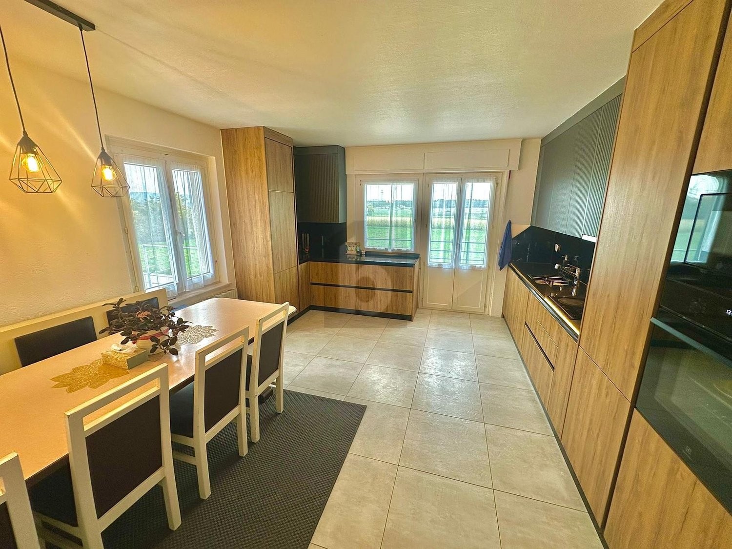 7 rooms apartment, Foto 1 von 4