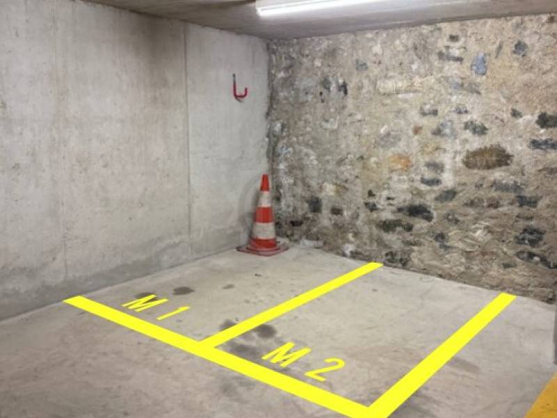 Überdachter Veloparkplatz