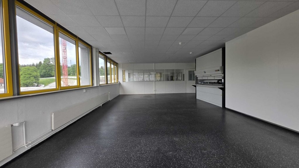 705m² commercial