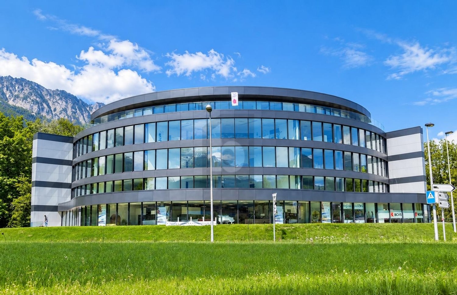160m² office