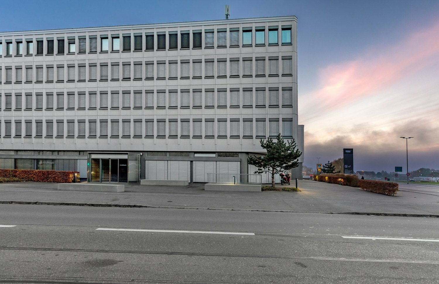 316m² office, Foto 1 von 10