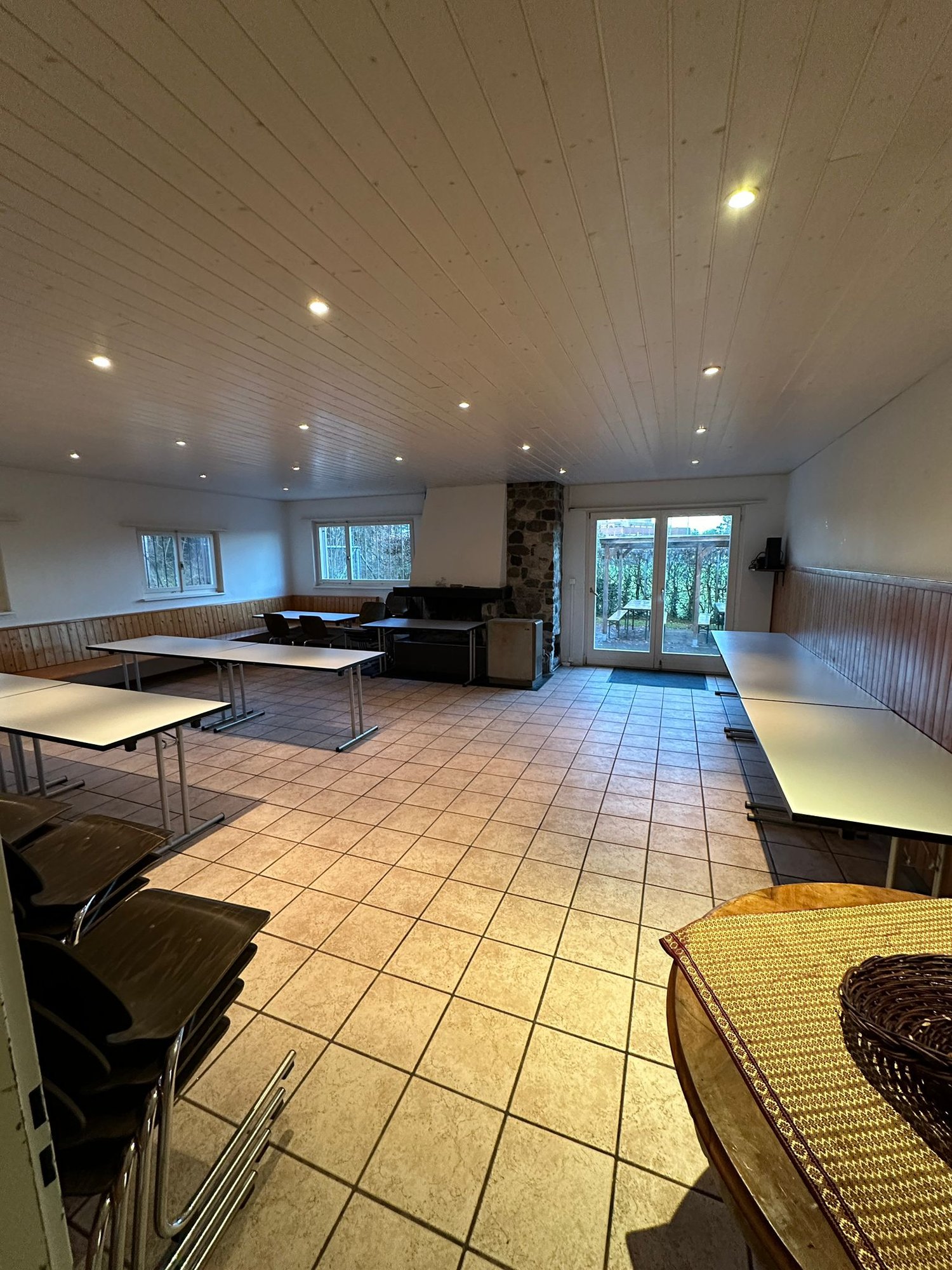 Commercial, Foto 2 von 4