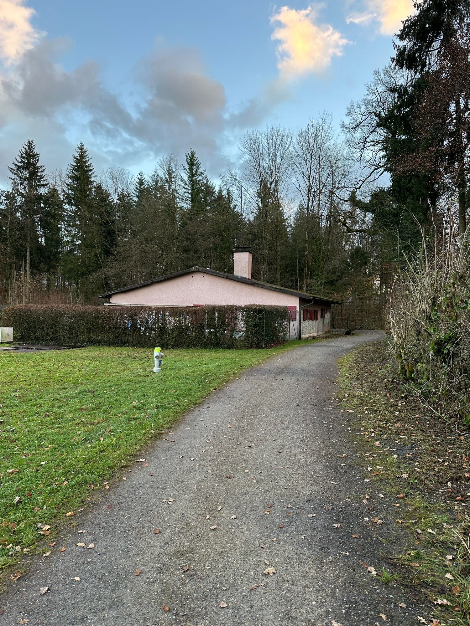 Commercial, Foto 1 von 4